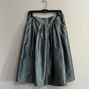 Worthington Skirt 10 Metallic SILVER Pleated Lined Side Zipper Midi Beautiful